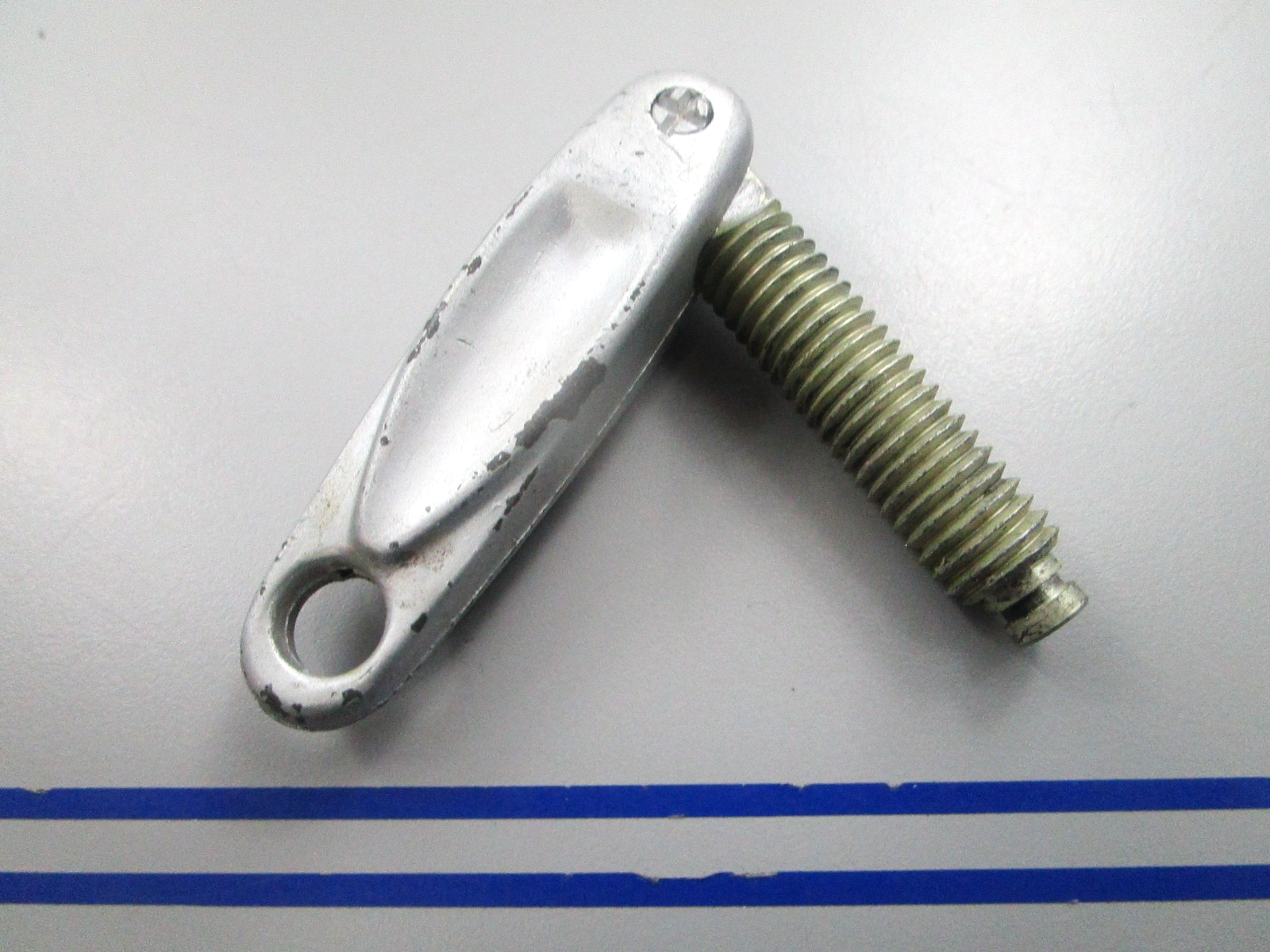 NEW OEM 375744 0375744 OMC Johnson Evinrude Clamp Screw 0810