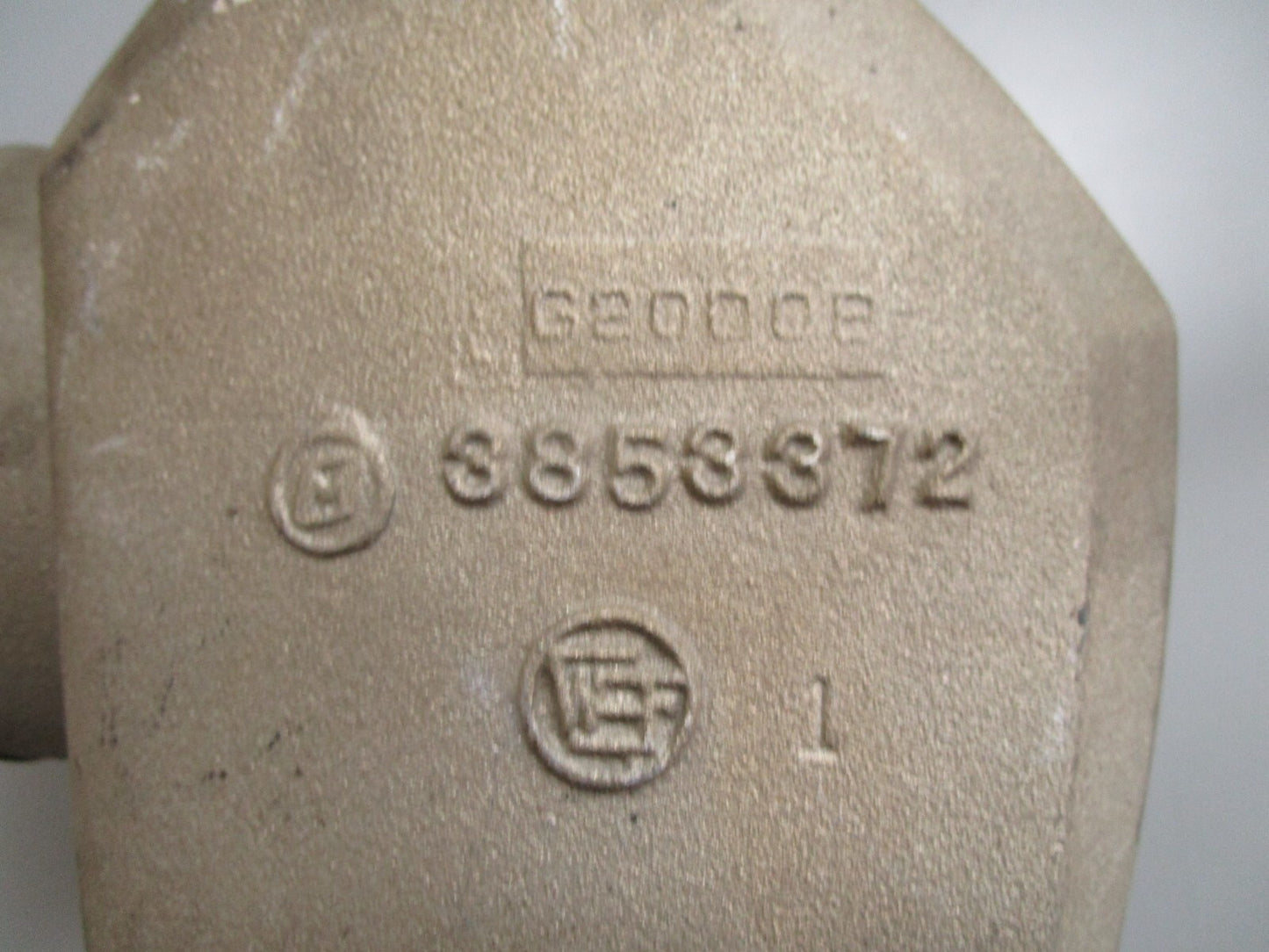 *NEW OEM* 0820 OMC Johnson Evinrude Upper Exhaust Pipe 3853372