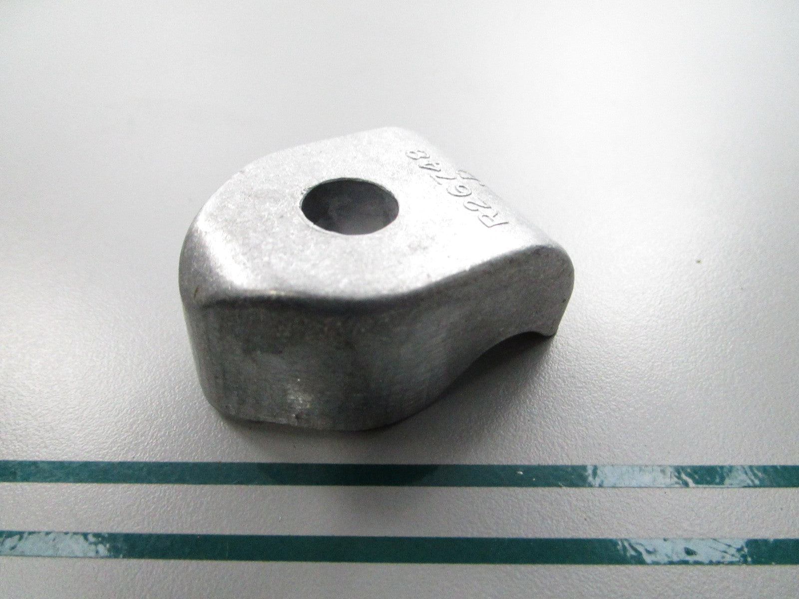 NEW OEM R26748 John Deere Diameter Block Clamp 0810