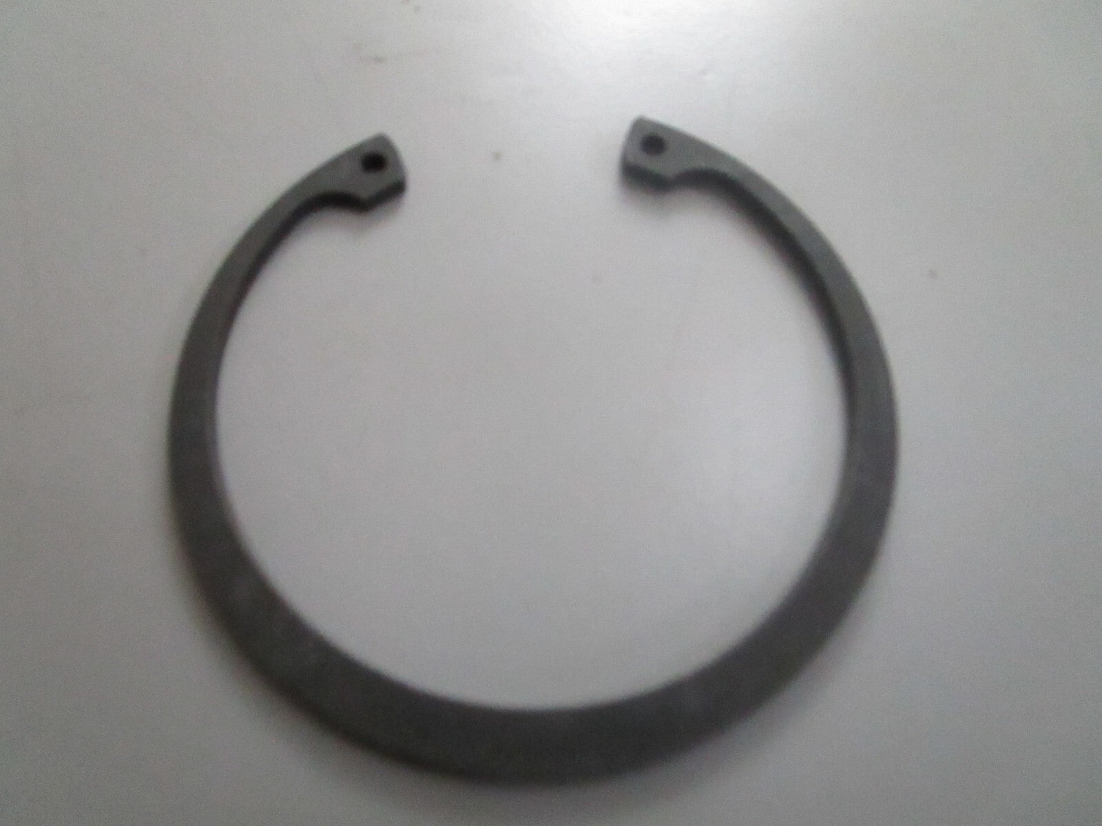 *NEW OEM* 0810 OMC Johnson Evinrude Snap Ring 319747 0319747