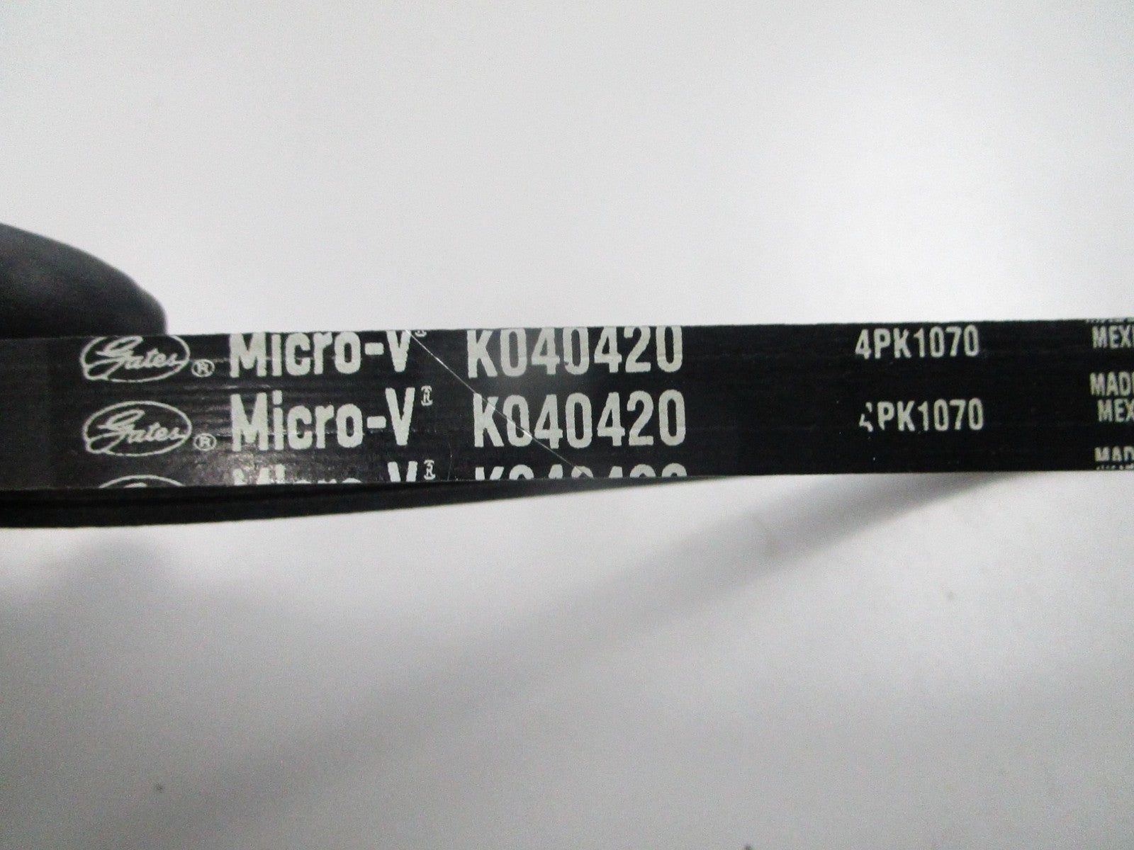 NEW K040420 Gates Micro-V Serpentine Belt 0810
