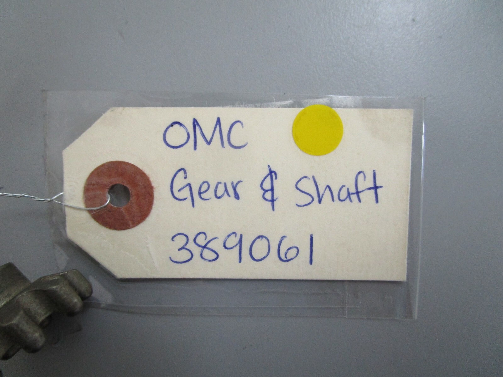 *NEW OEM* 0820 OMC Johnson Evinrude Gear & Shaft 389061 0389061