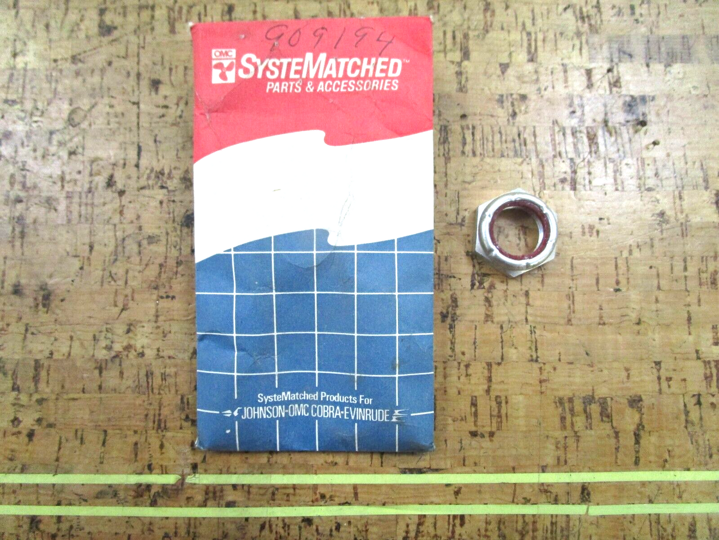 *NEW OEM* 0750 OMC Johnson Evinrude LOCK NUT 909194 0909194