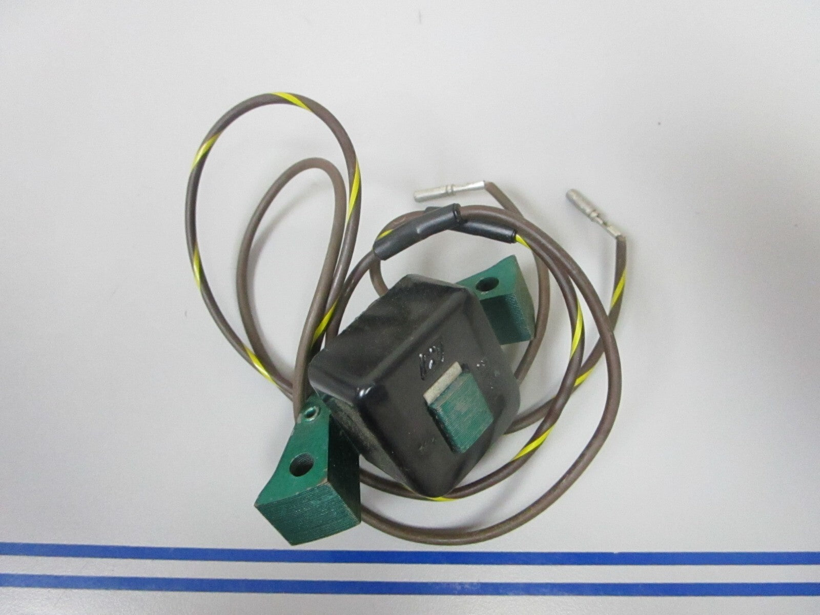 *NEW OEM* 0810 OMC Johnson Evinrude Charge Coil 581670 0581670