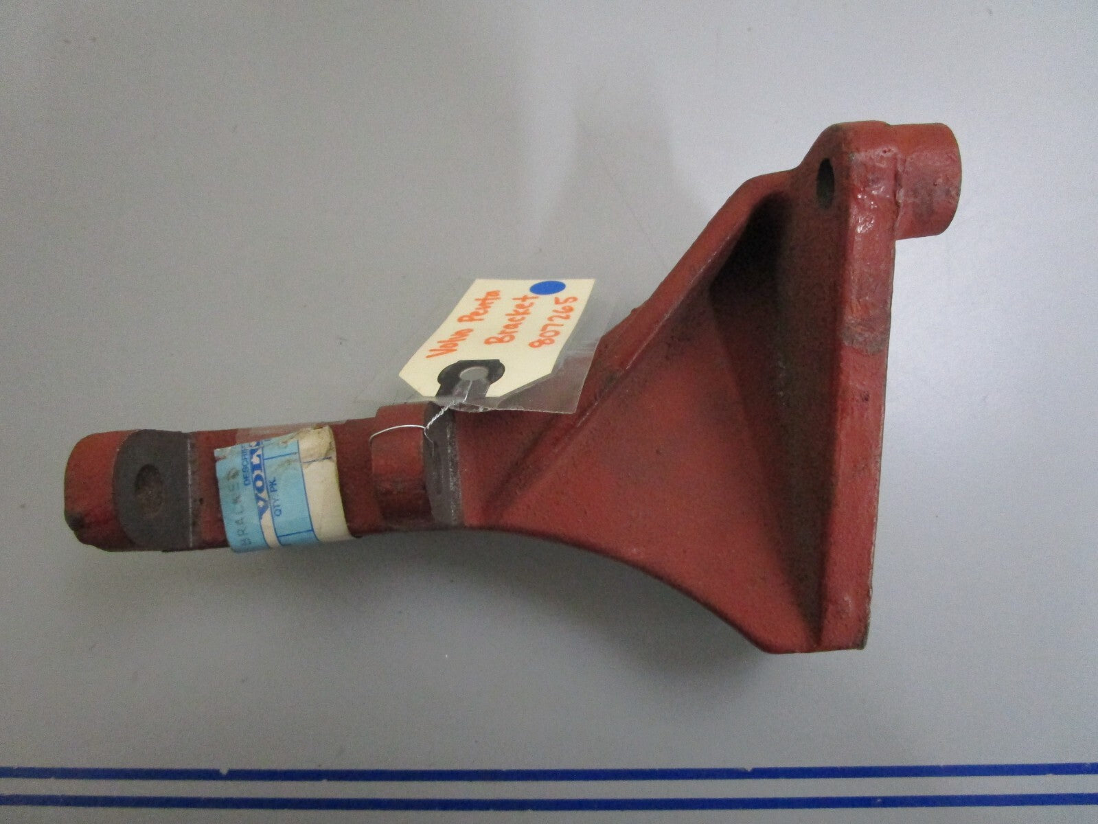*NEW OEM* 0820 Volvo Penta Bracket 807265