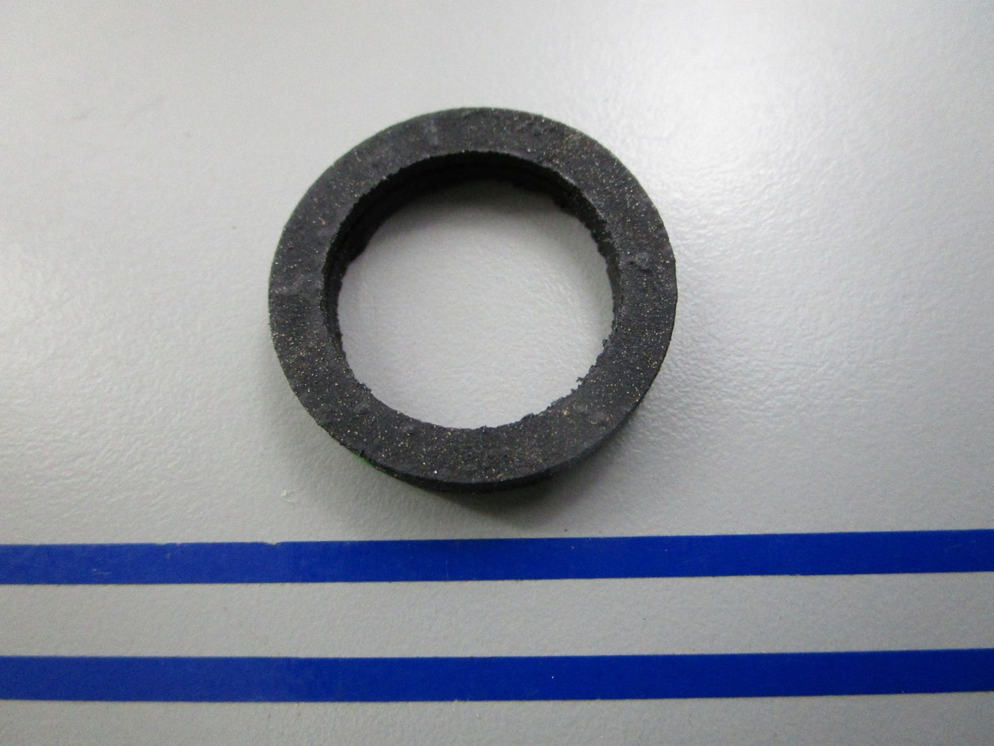 NEW OEM 831622 Volvo Penta Seal 0810