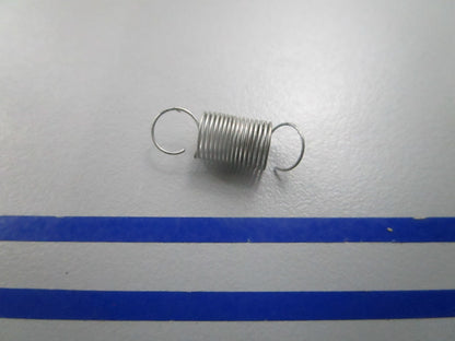 NEW OEM 490316 Tecumseh Extension Spring 0810