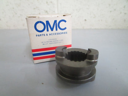 *NEW OEM* 0820 OMC Johnson Evinrude Clutch Dog 325013 0325013