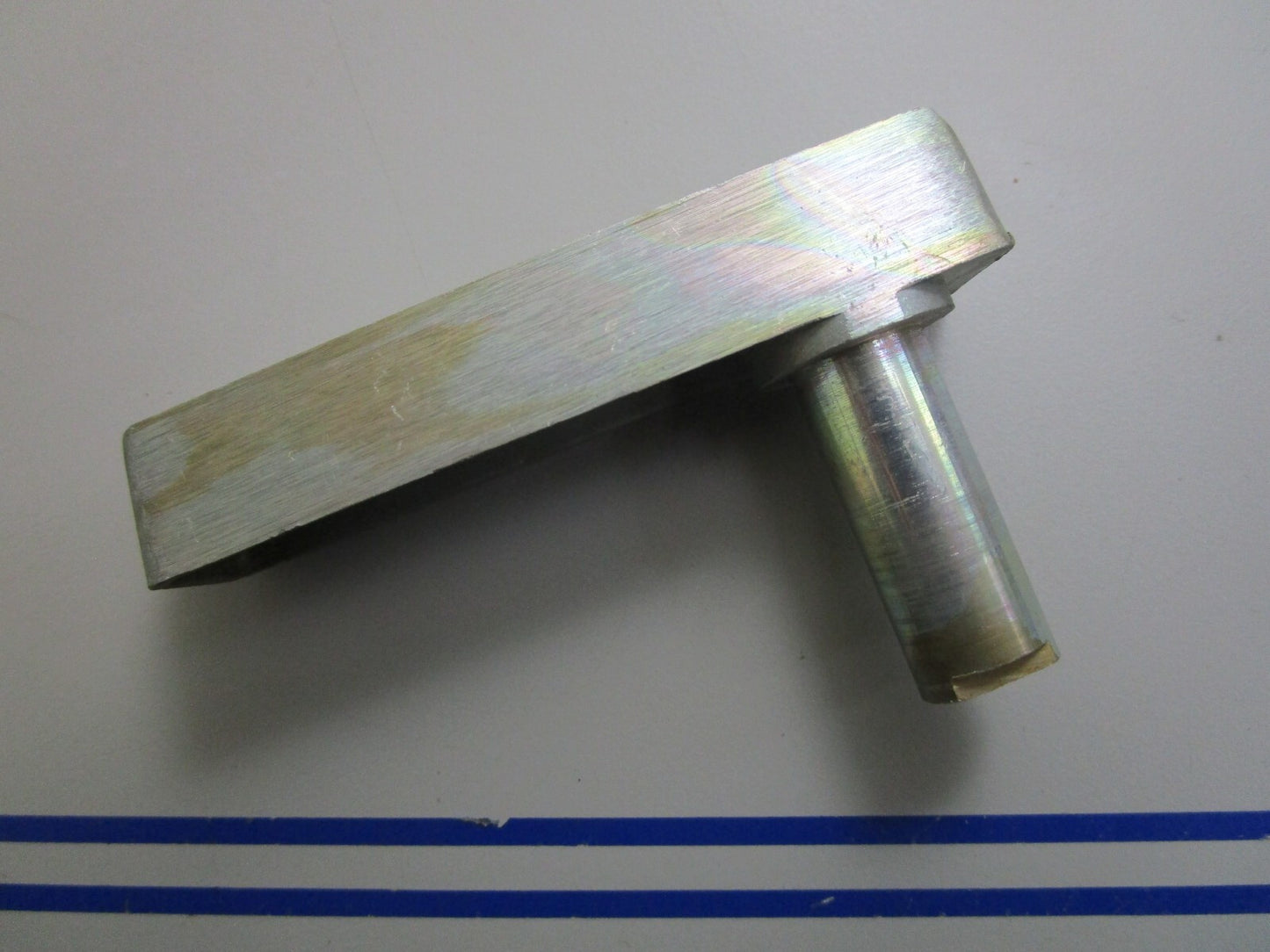 *NEW OEM* 0820 OMC Johnson Evinrude Latch Handle 330647 0330647