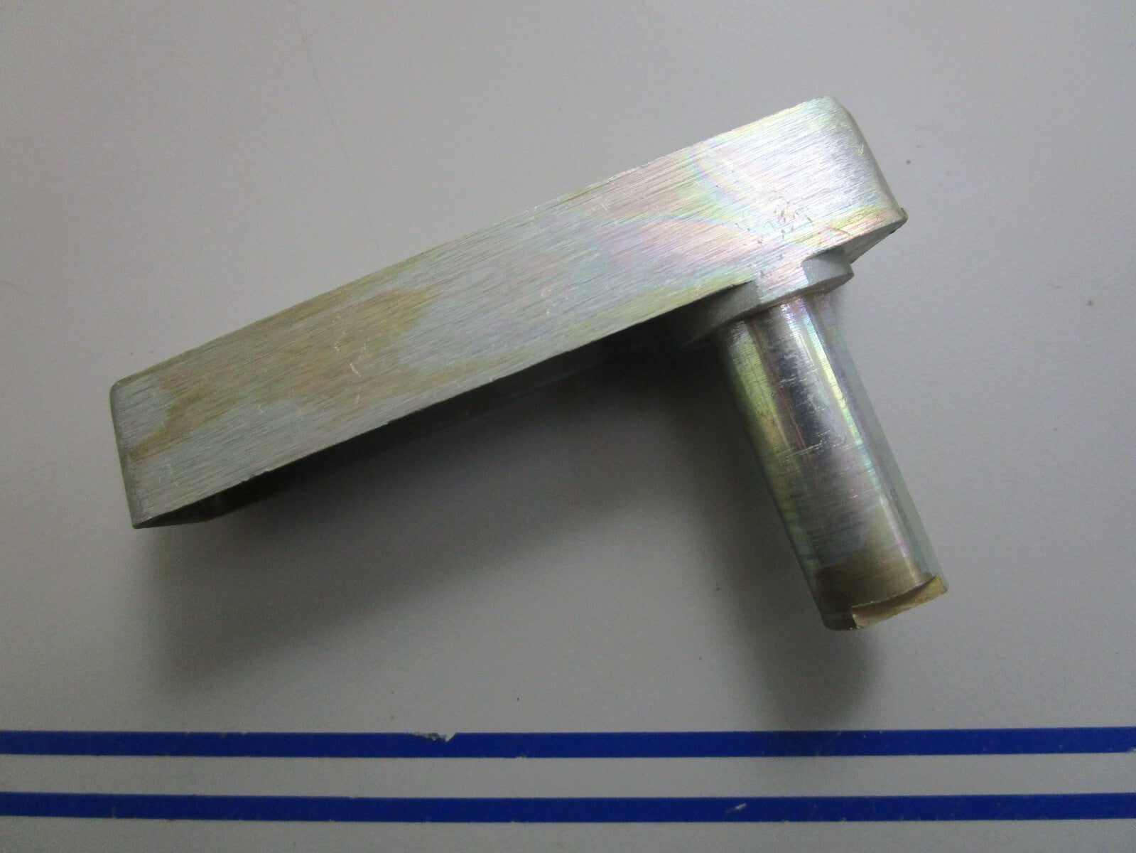 *NEW OEM* 0820 OMC Johnson Evinrude Latch Handle 330647 0330647