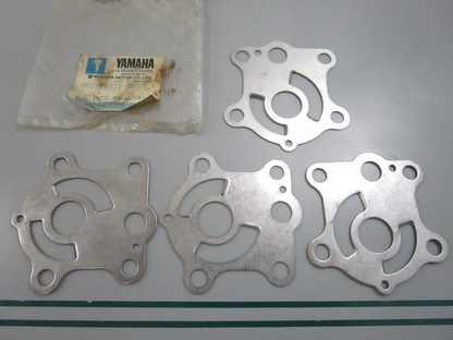 NEW OEM (LOT OF 4) 663-44323-00-00 Yamaha Water Pump Plate 0810