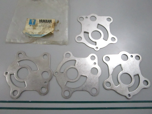 NEW OEM (LOT OF 4) 663-44323-00-00 Yamaha Water Pump Plate 0810