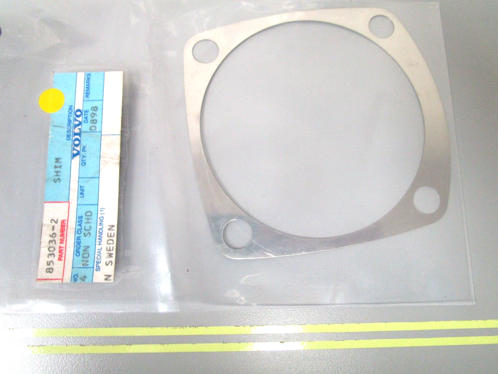 *NEW OEM* 0750 Volvo Penta SHIM 853036-2