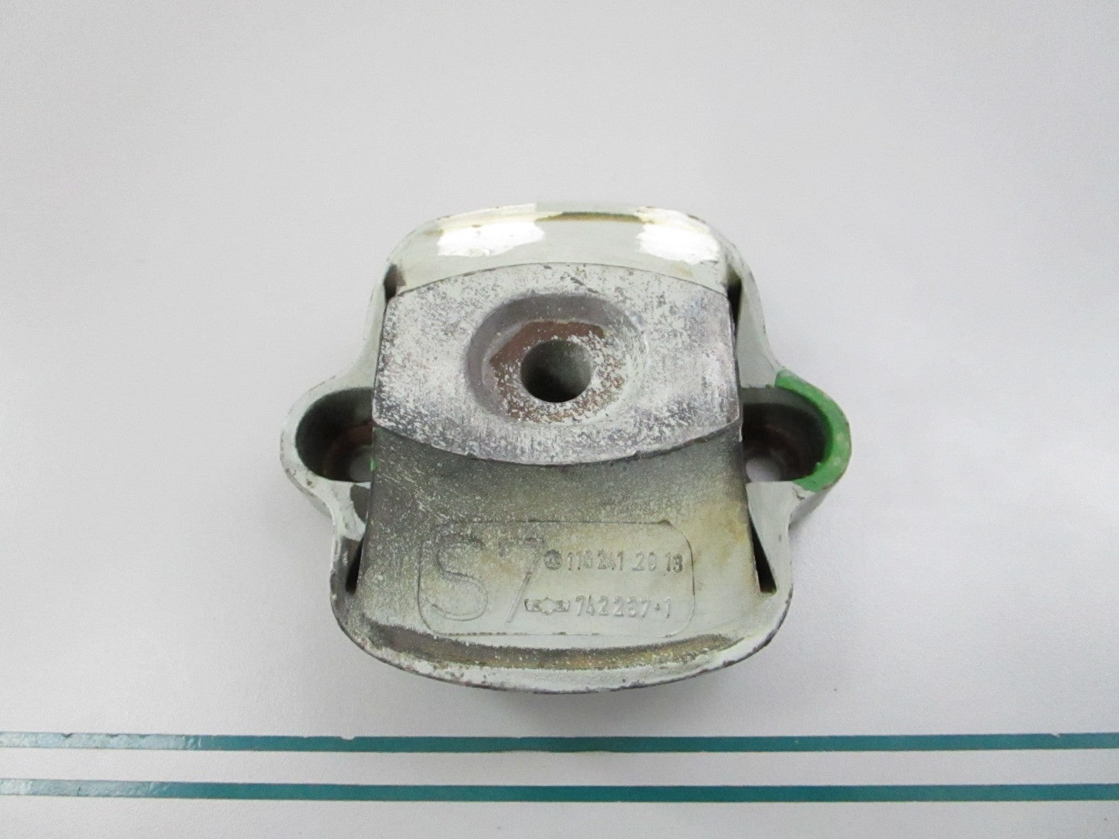 NEW OEM 1162412913 Mercedes-Benz Left Engine Mount 0810