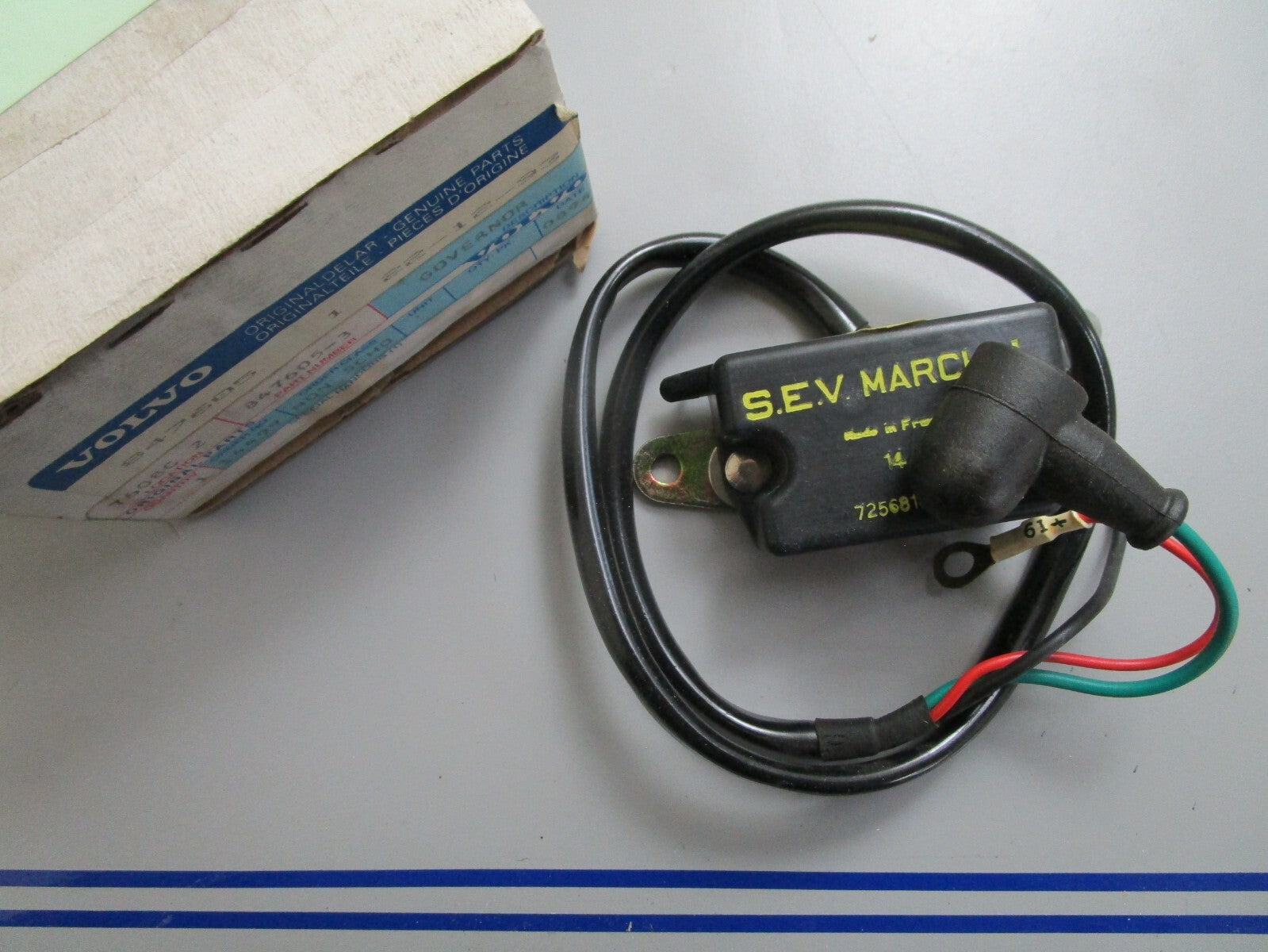 *NEW OEM* 0820 Volvo Penta Regulator 847605