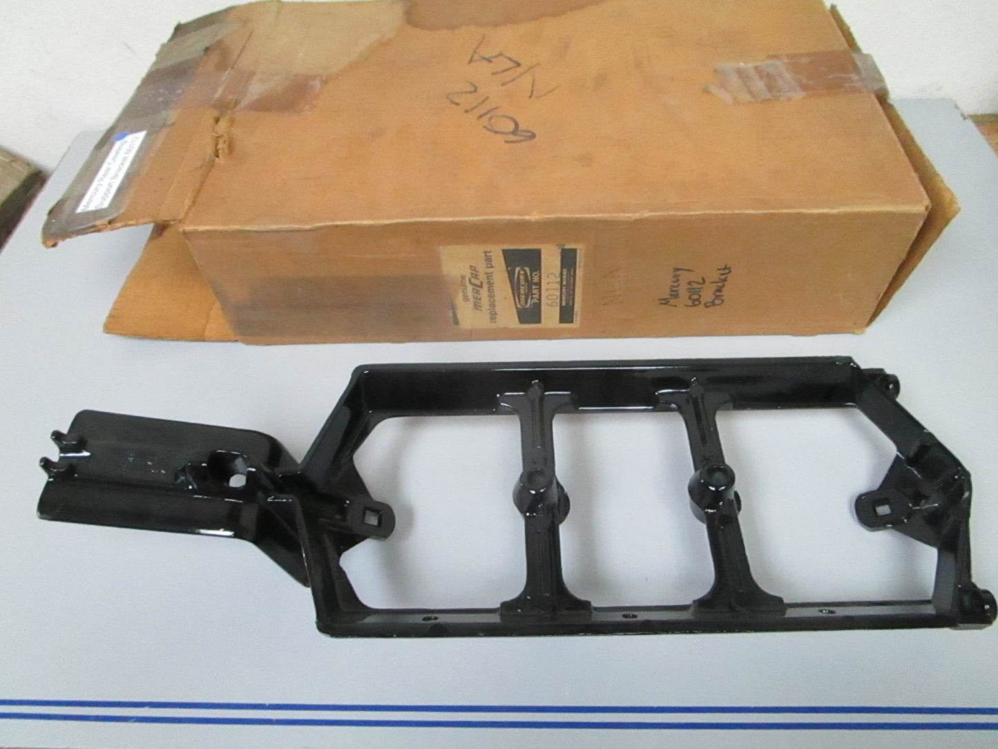 *NEW OEM* 0720 Mercury Quicksilver Rear Cowling Support Bracket 60112