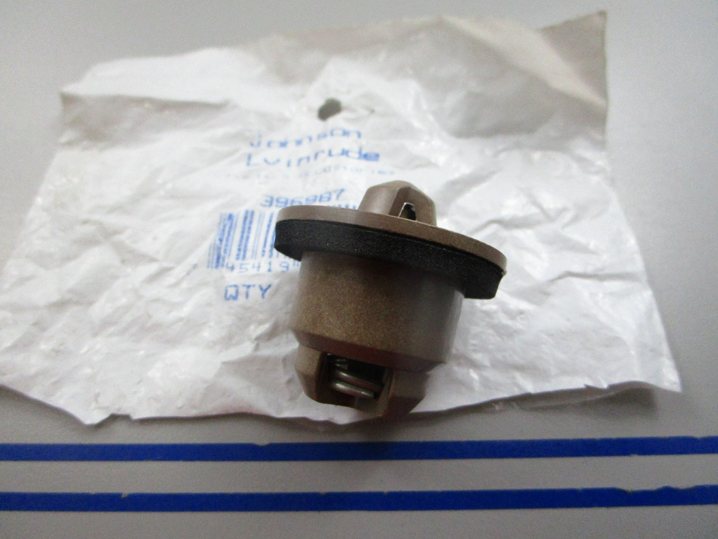 NEW OEM 396987 0396987 OMC Johnson Evinrude Thermostat 0810