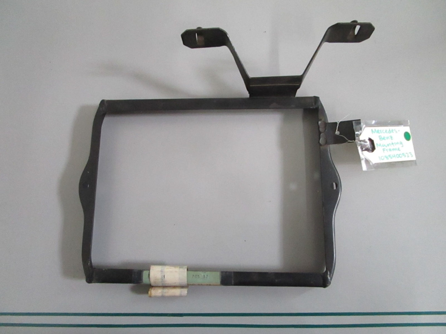 NEW OEM 108400523 Mercedes-Benz Mounting Frame 0820