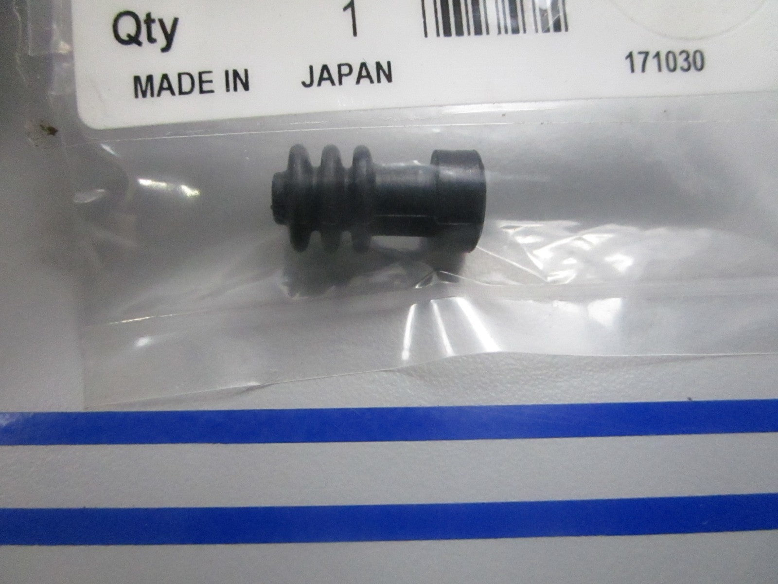 NEW OEM 3AA-03311-0 3AA033110 Tohatsu Rubber Boot 0810
