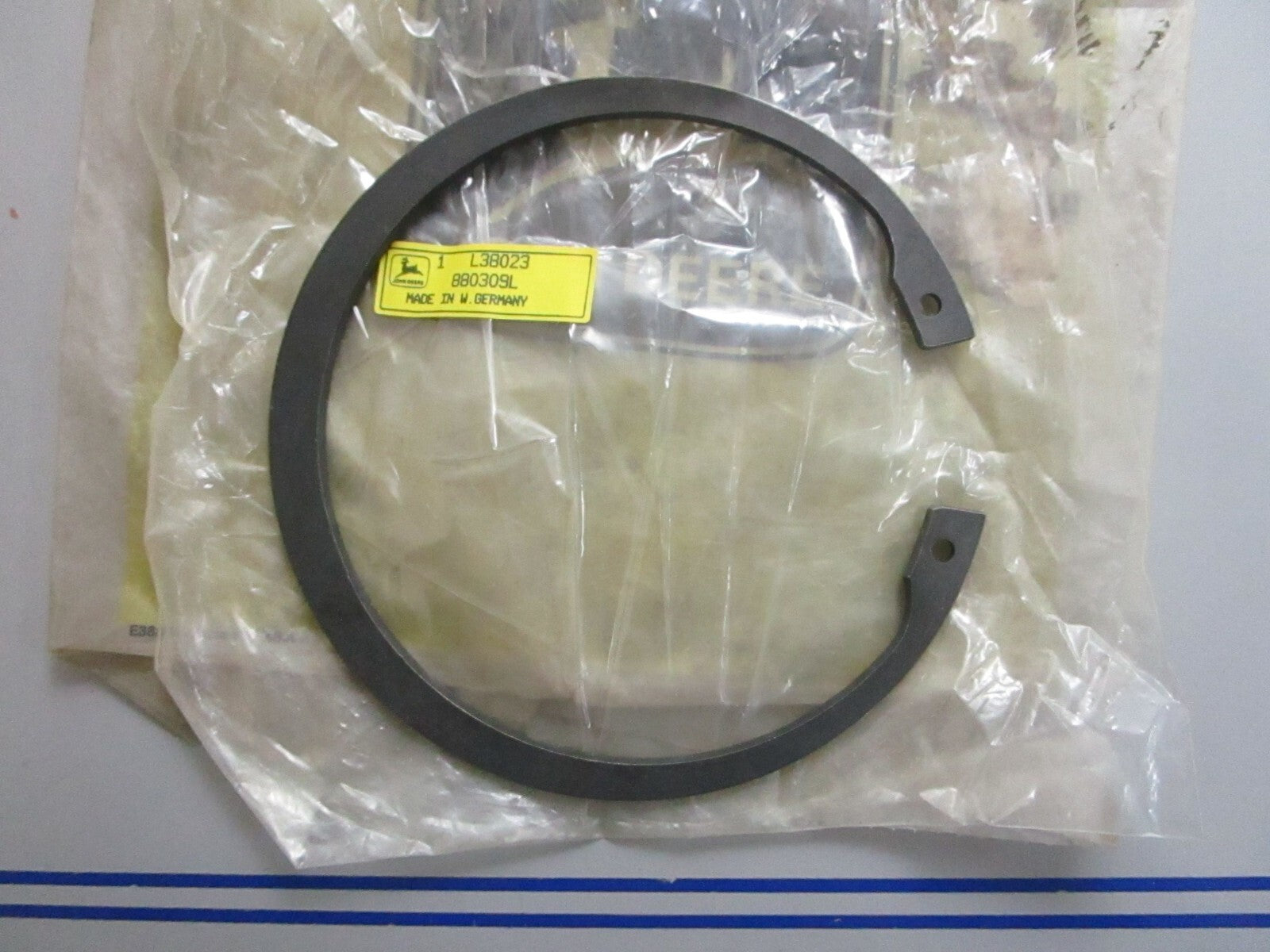 *NEW* 0770 John Deere Snap Ring L38023