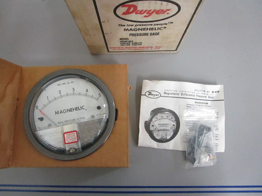 *NEW OEM* 0820 Dwyer Magnehelic Pressure Gauge 2205