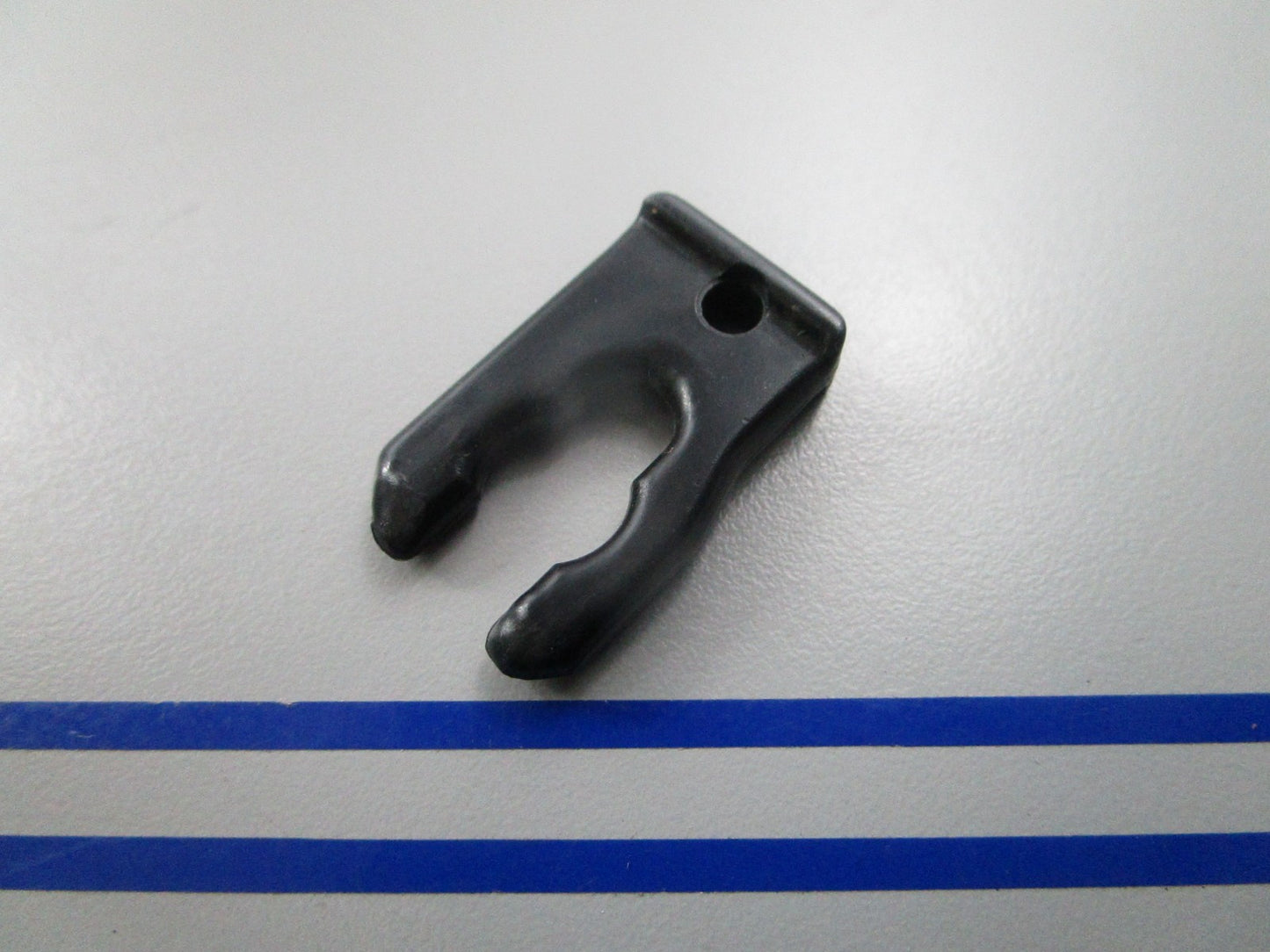 NEW OEM 333499 0333499 OMC Johnson Evinrude Stop Switch Clip 0810