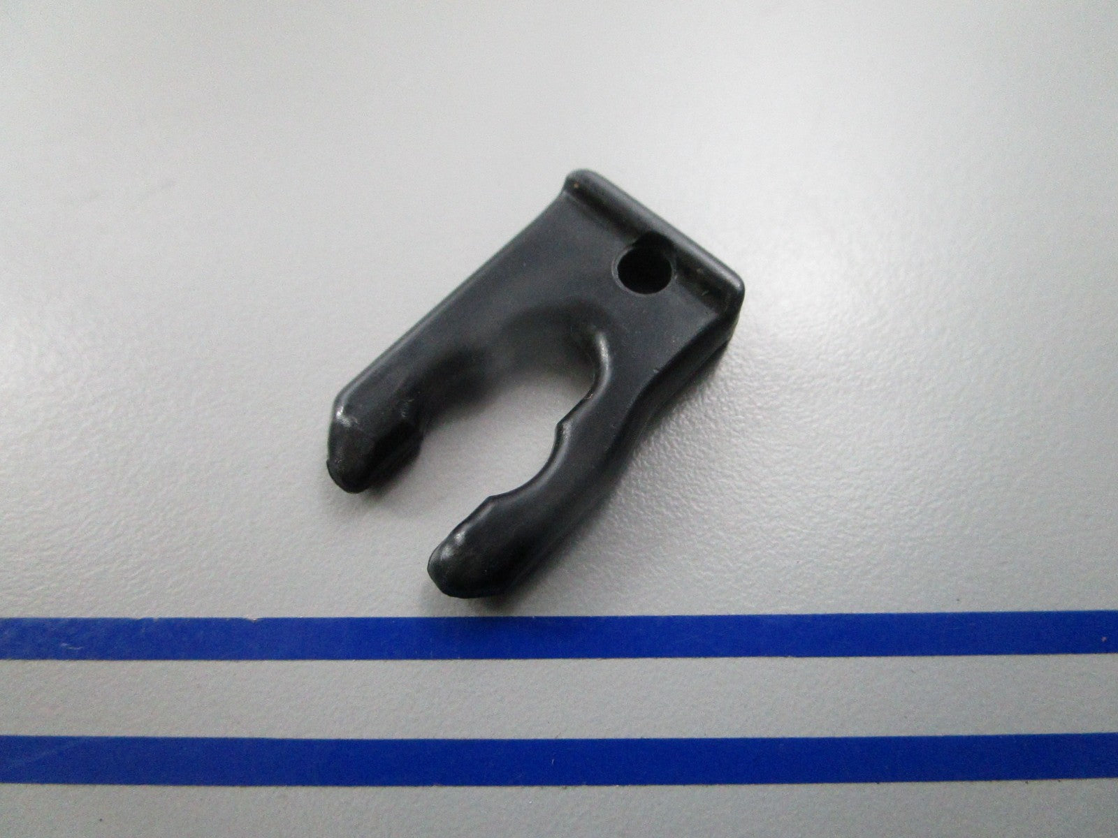 NEW OEM 333499 0333499 OMC Johnson Evinrude Stop Switch Clip 0810