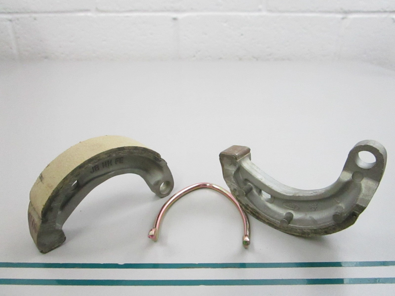 NEW OEM 06430-HB2-405 Honda Brake Shoe Set 0810