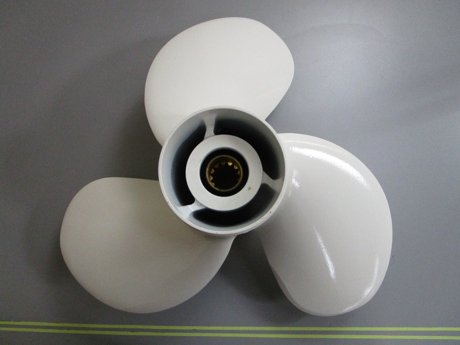 *NEW OEM* 0820 Yamaha 12¼ × 8 Propeller 63D-45941-00-00