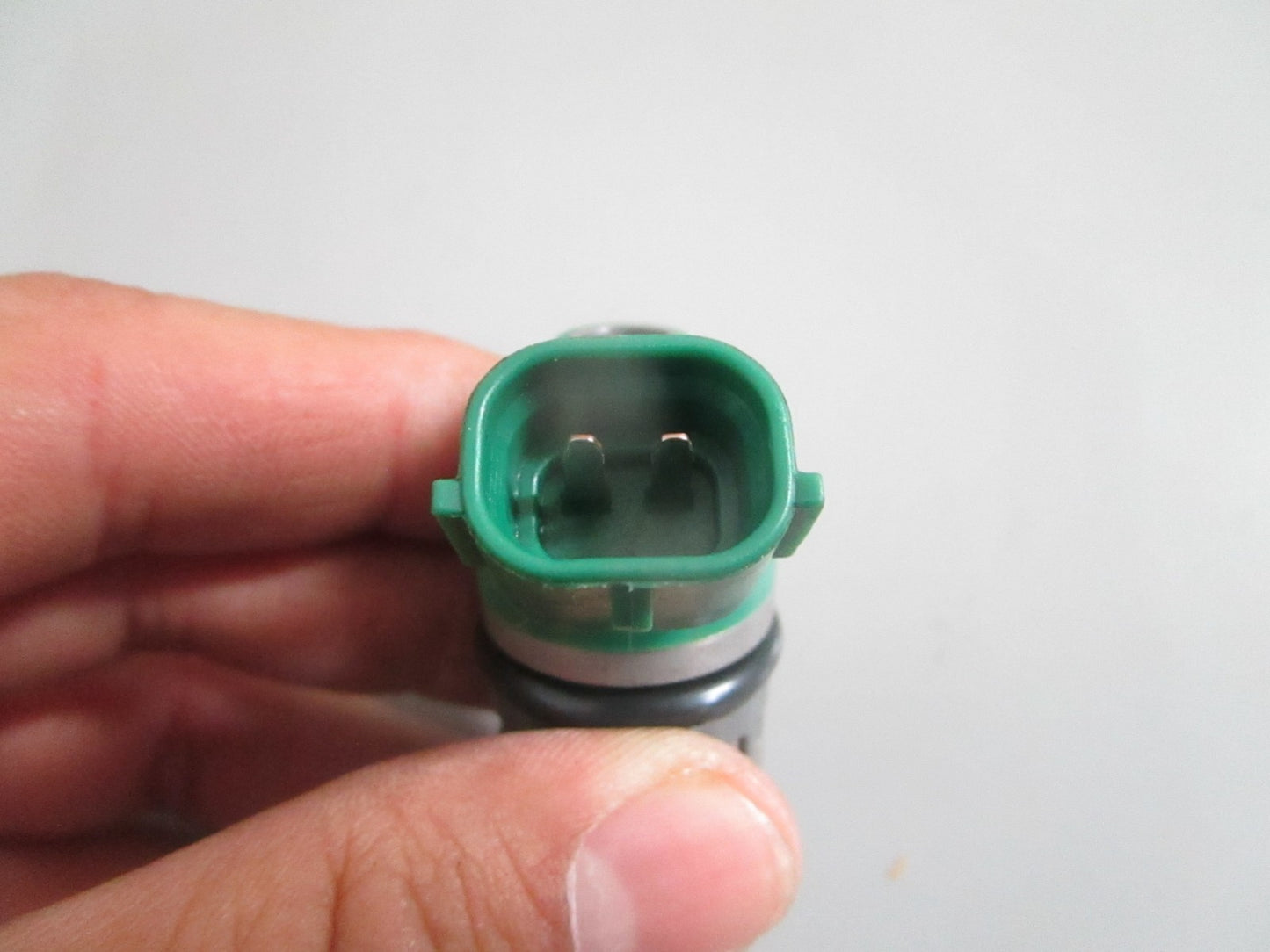 NEW OEM 15710-87J00 Suzuki Fuel Injector Assy 0820