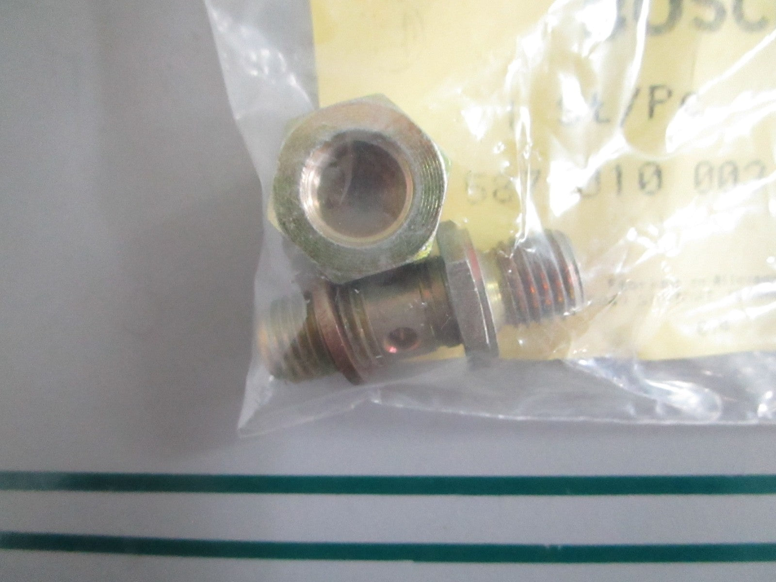 NEW OEM 1587010003 Bosch Fuel Pump Check Valve 0820