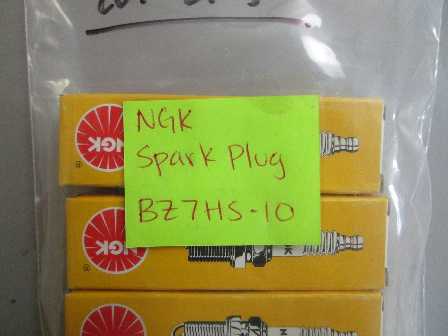 *NEW* (LOT OF 5) 0810 NGK Spark Plug BZ7HS-10