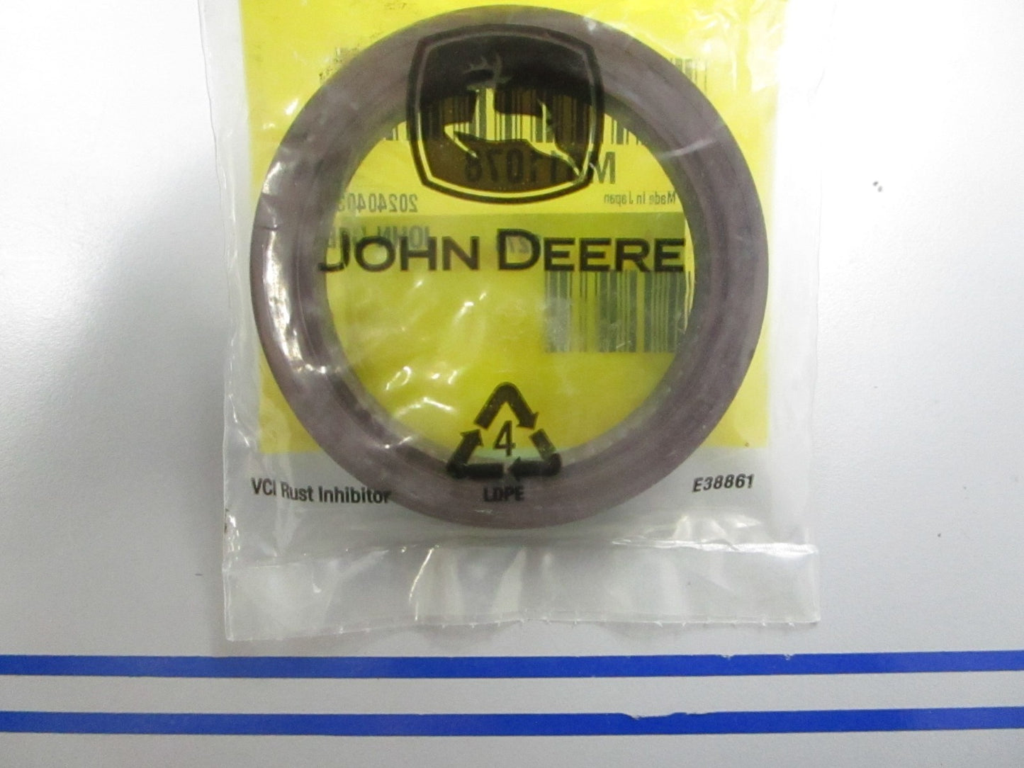 *NEW OEM* 0810 John Deere Oil Seal M811078