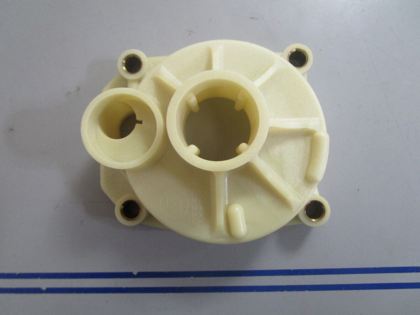 *NEW OEM* 0810 OMC Johnson Evinrude Impeller Housing 435672 0435672