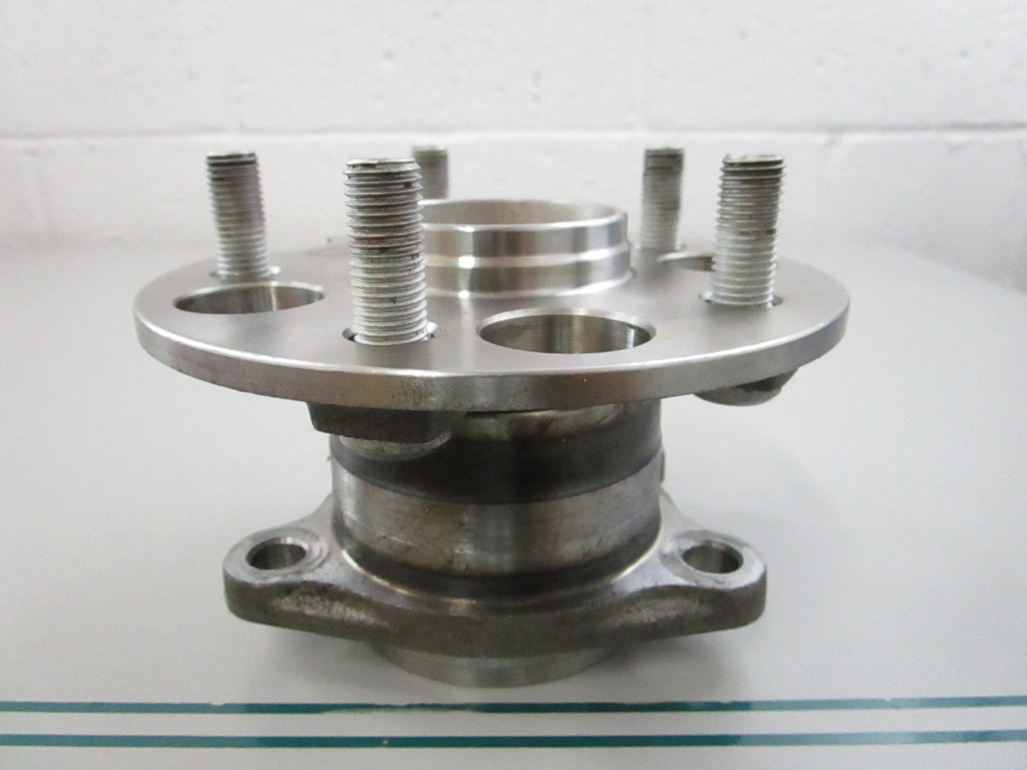 NEW HA590338 Timken Wheel Hub Assembly 0810