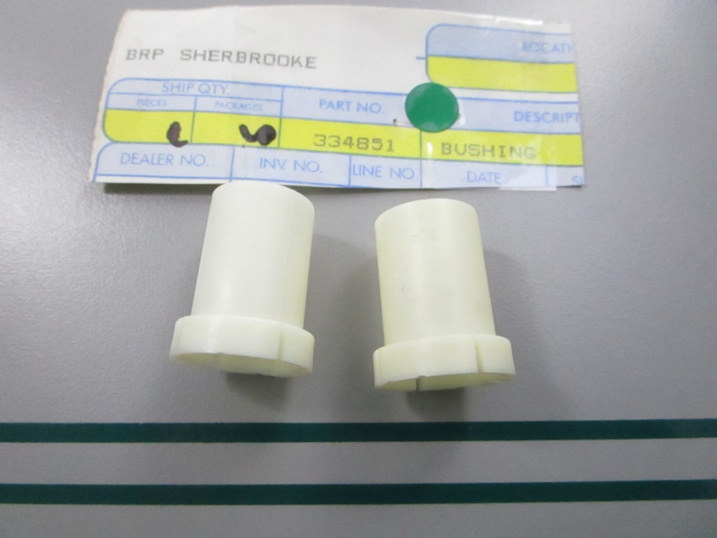 NEW OEM (LOT OF 2) 334851 0334851 OMC Johnson Evinrude Bushing 0810