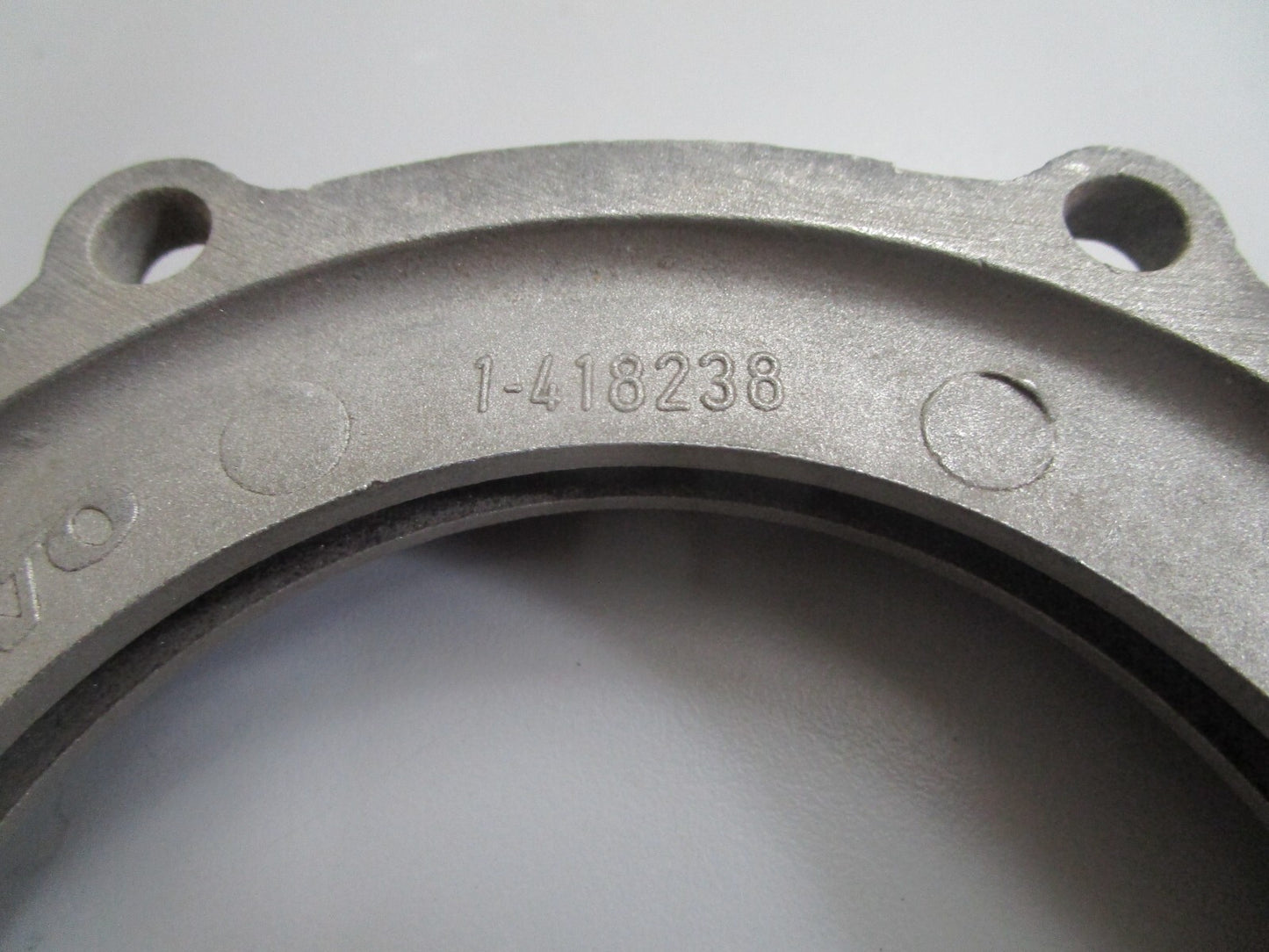 *NEW OEM* 0810 Volvo Penta Crankshaft Flange 418238