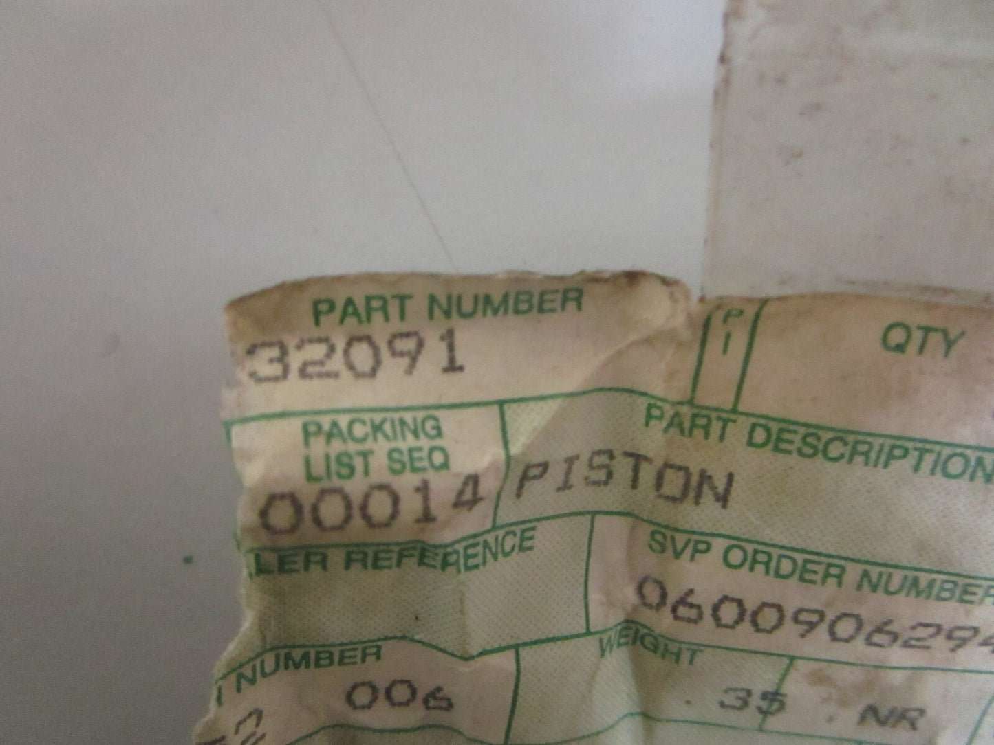 *NEW OEM* 0820 John Deere Piston R32091