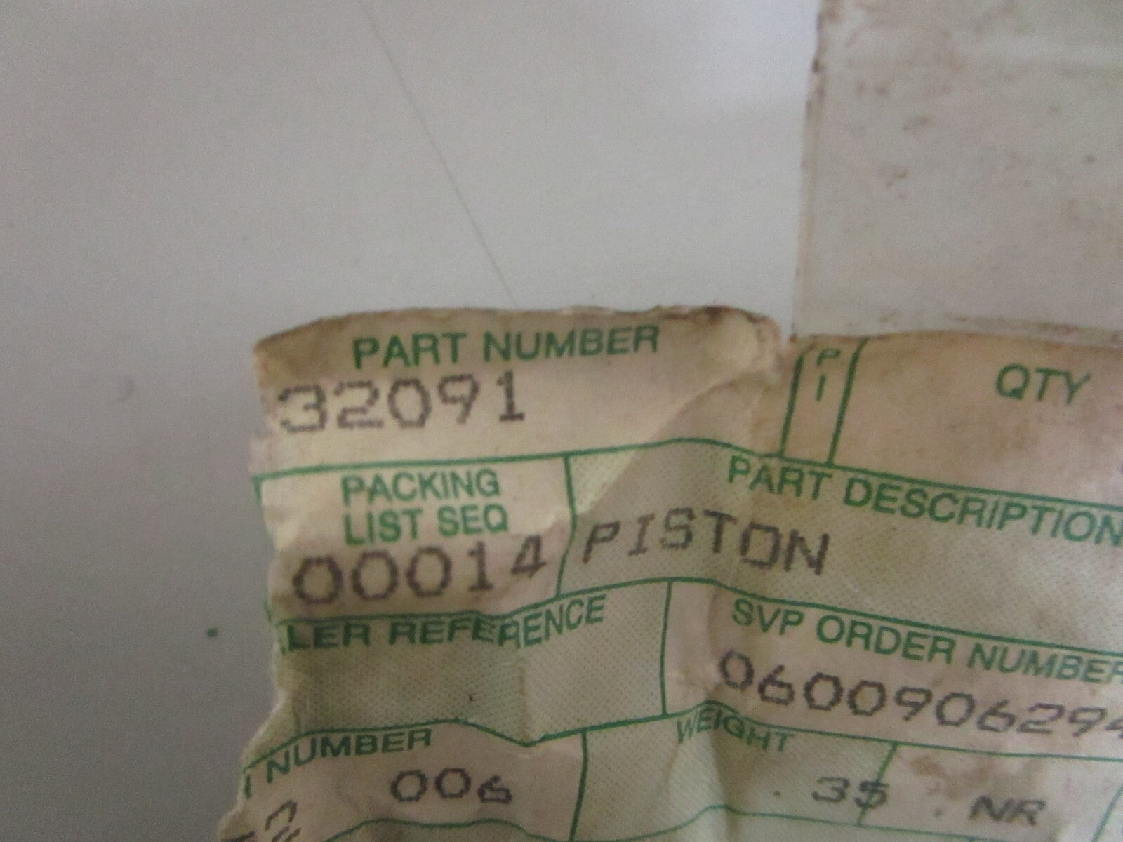 *NEW OEM* 0820 John Deere Piston R32091