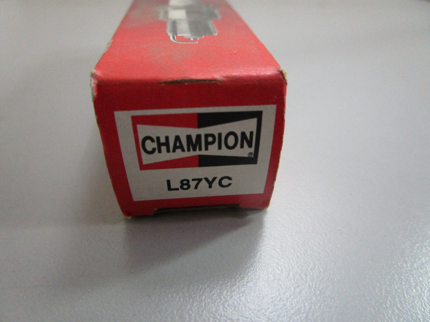 *NEW* 0820 Champion Spark Plug L87YC
