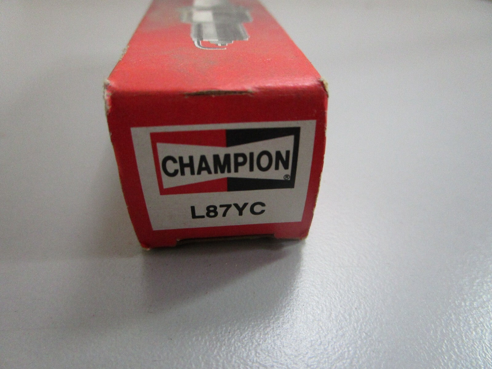 *NEW* 0820 Champion Spark Plug L87YC