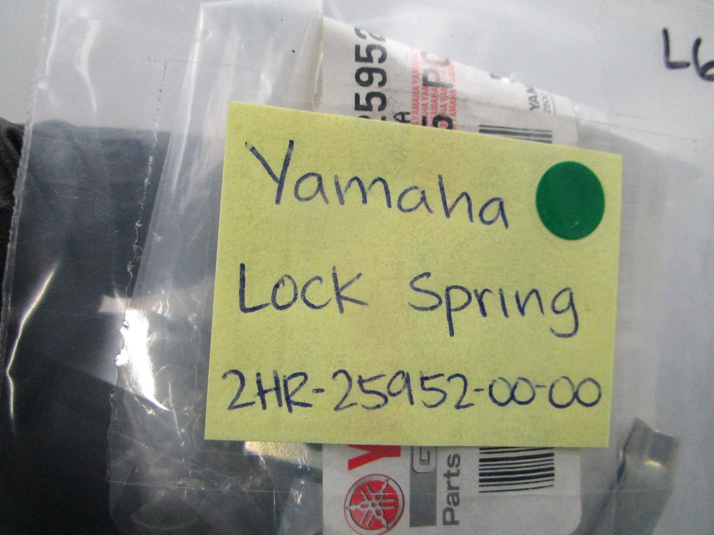 NEW OEM (LOT OF 6) 2HR-25952-00-00 Yamaha Lock Spring 0810