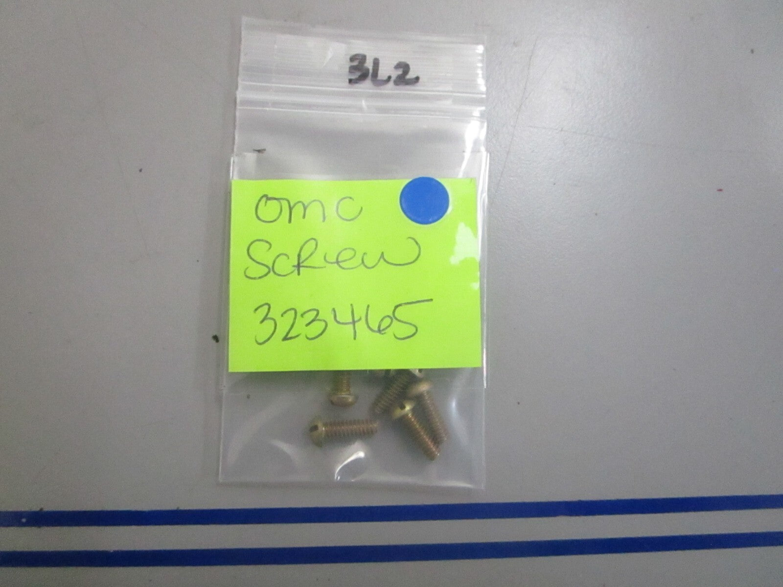 *NEW OEM* (LOT OF 2) 0810 OMC Johnson Evinrude Screw 323465 0323465