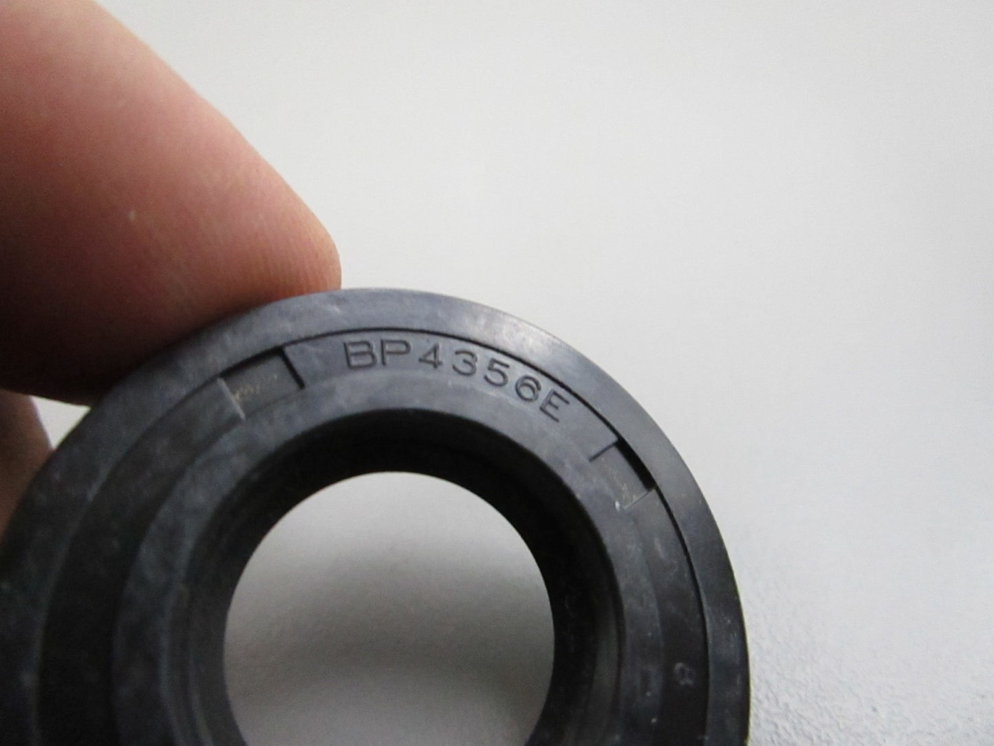 NEW OEM 3C8-60223-10 3C8602230 Tohatsu Oil Seal 0810