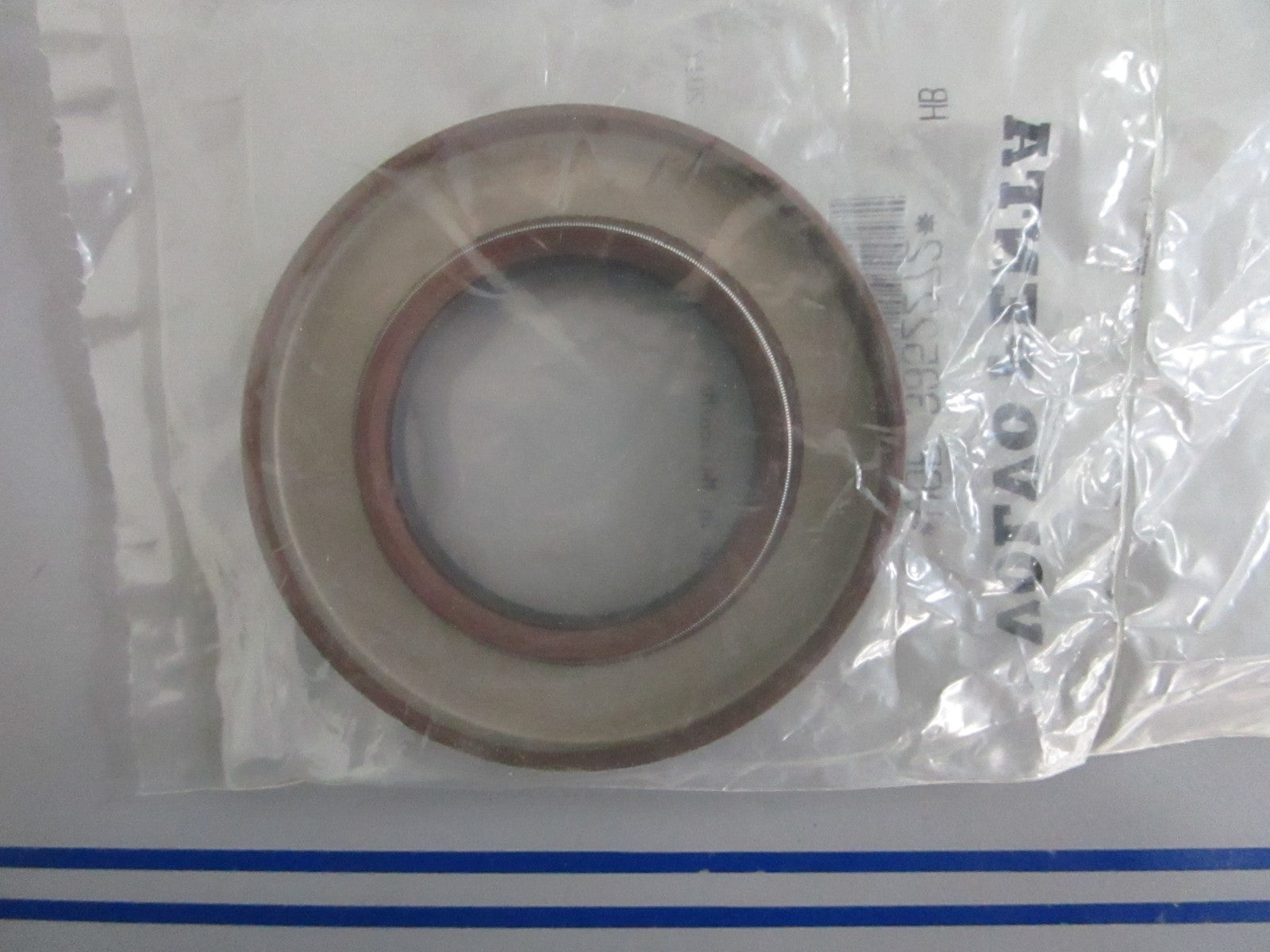 *NEW OEM* 0820 Volvo Penta Oil Seal 3852272