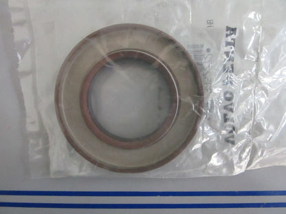 *NEW OEM* 0820 Volvo Penta Oil Seal 3852272
