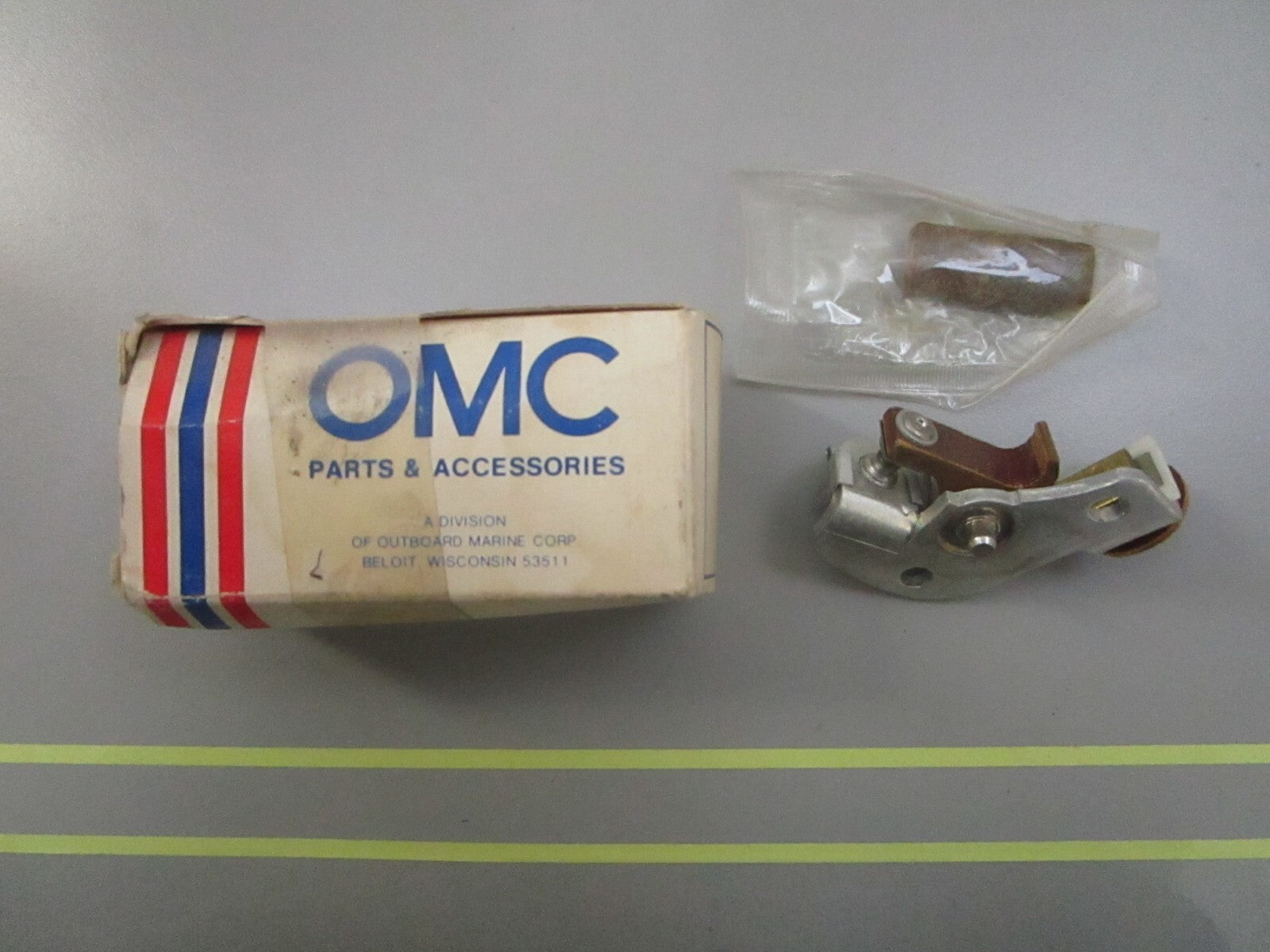 *NEW OEM* 0810 OMC Johnson Evinrude Breaker Assembly 383656 0383656