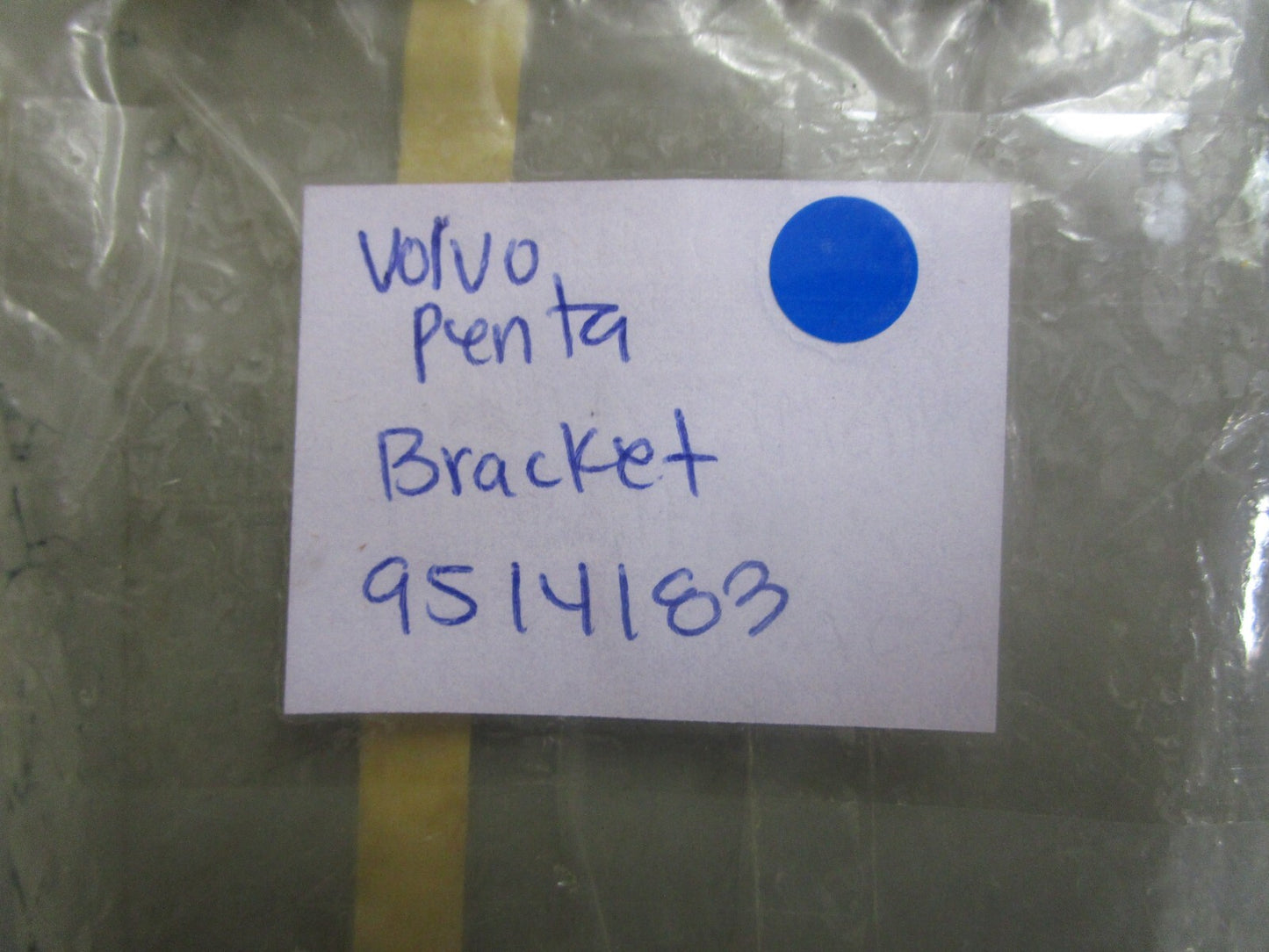*NEW OEM* 0820 Volvo Penta Bracket 9514183