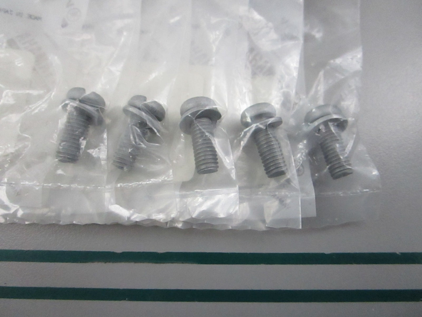 NEW OEM (LOT OF 5) 97985-06216-00 Yamaha Screw w/ Washer 0810