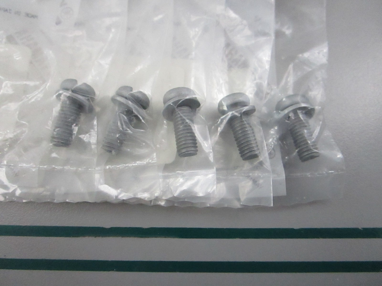 NEW OEM (LOT OF 5) 97985-06216-00 Yamaha Screw w/ Washer 0810